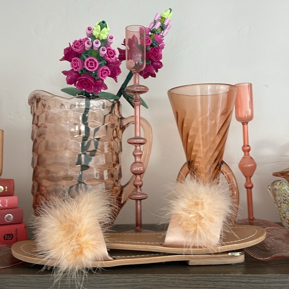 CHINESE LAUNDRY pink faux feather ZOEY MARAB SANDAL gold detail heel Sz 8.5 - Picture 7 of 14